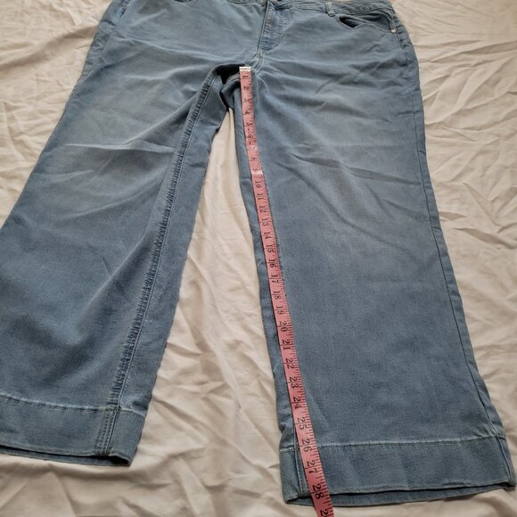 Susan Graver Regular Relaxed Straight Leg Denim Wide Cuff Pockets Light Wash 24W - Picture 9 of 12